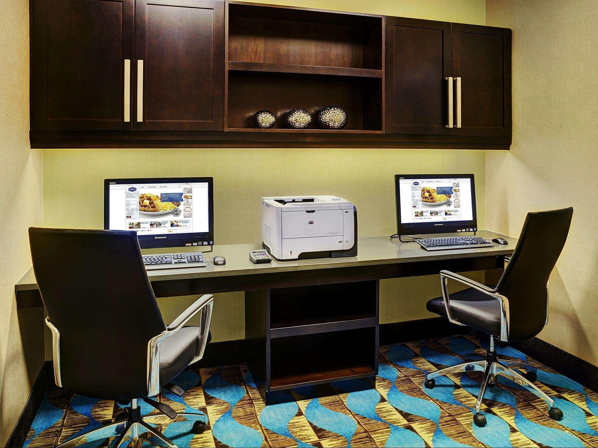Hampton Inn By Hilton Winnipeg Exterior foto