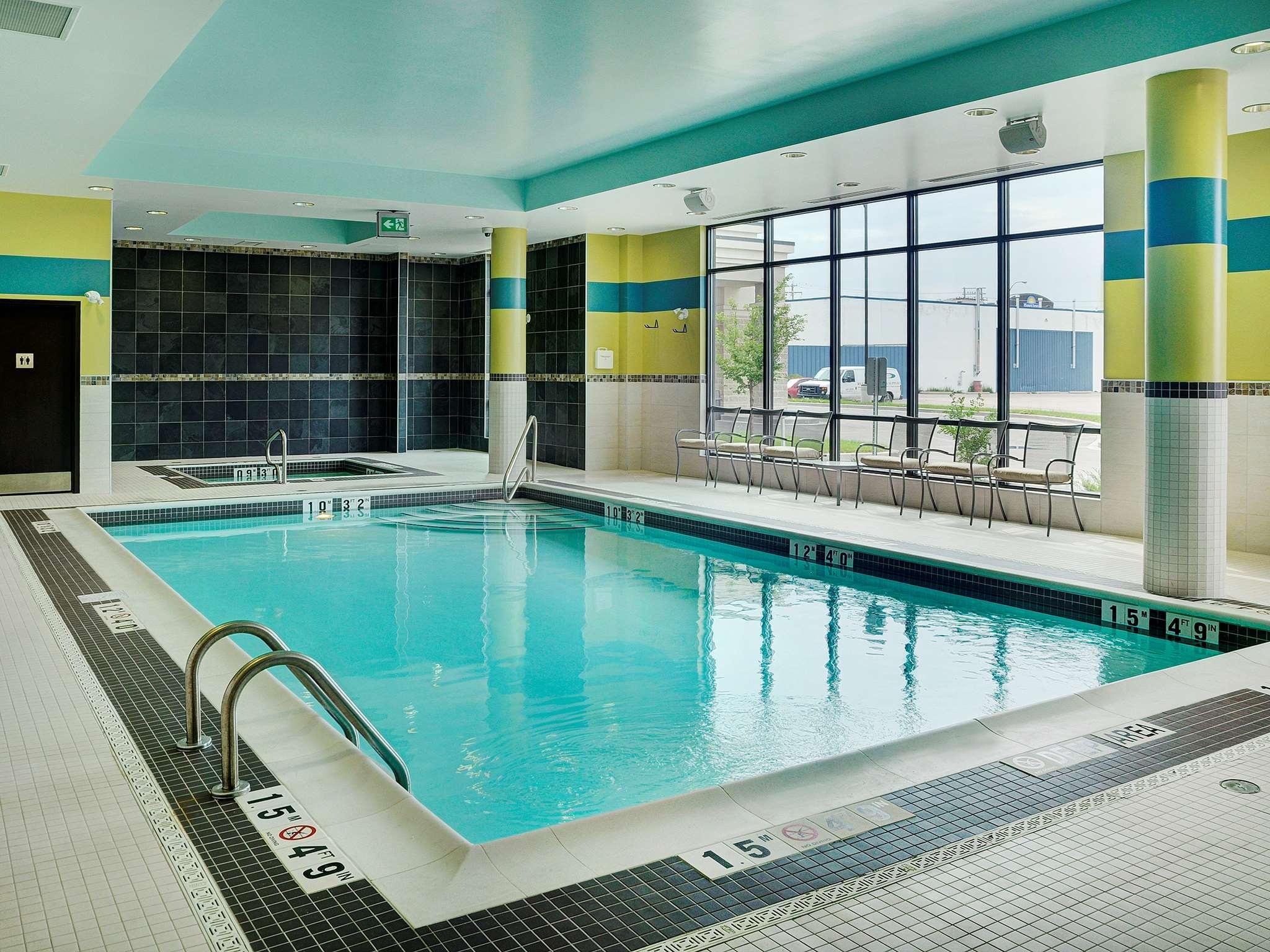 Hampton Inn By Hilton Winnipeg Exterior foto