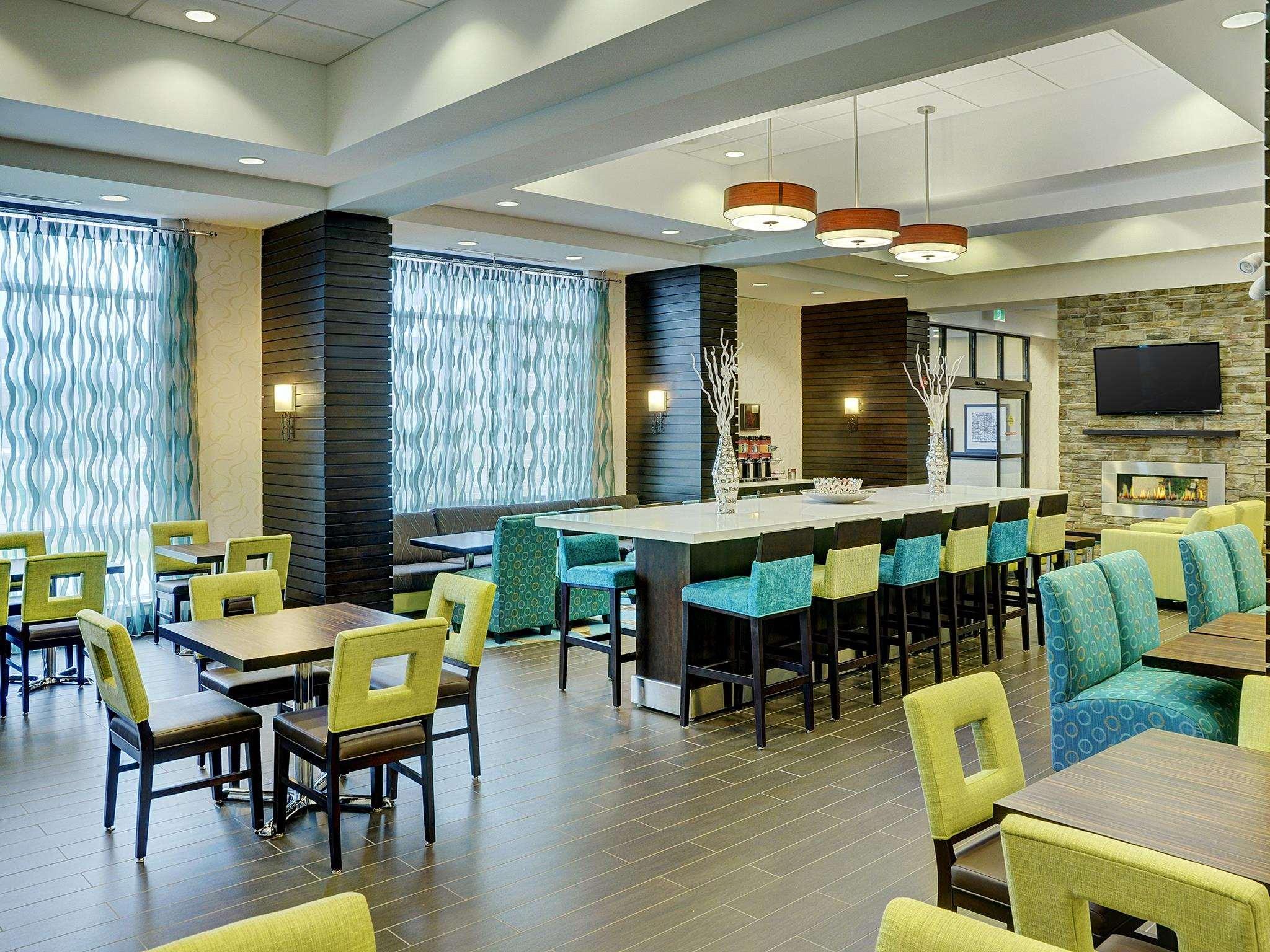 Hampton Inn By Hilton Winnipeg Exterior foto